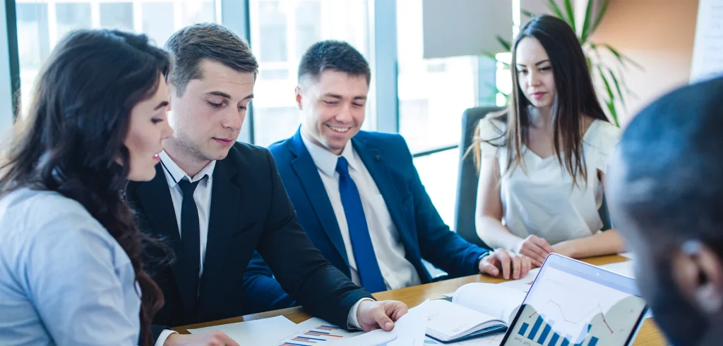 USA vs GCC – Which Region Offers BetterCareer Growth for Finance Graduates?